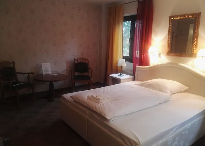 Zum Hotel 2*